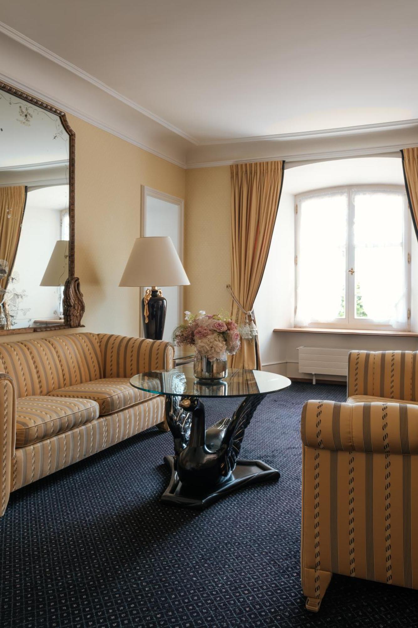 Swan room