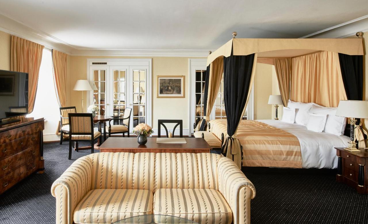 Swan room