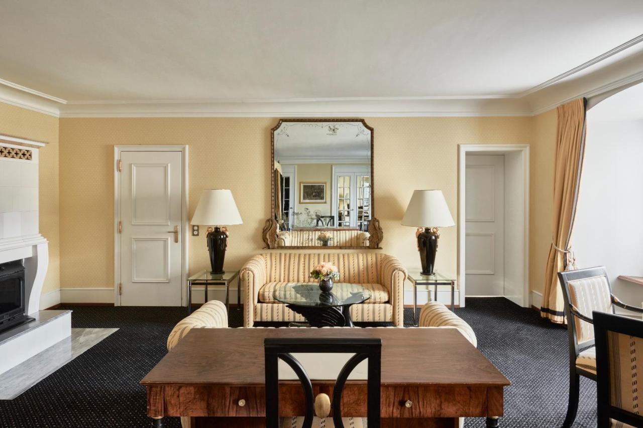 Swan room
